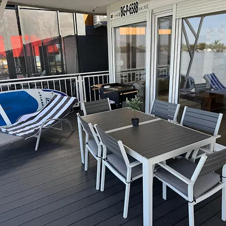 Tekne Beautiful Houseboat On The Sava River