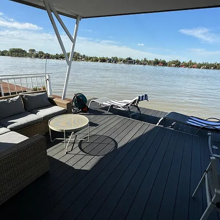 Beautiful Houseboat On The Sava River Båthotell *