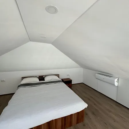 Beautiful Houseboat On The Sava River Tekne *