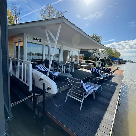 Beautiful Houseboat On The Sava River Båthotell *