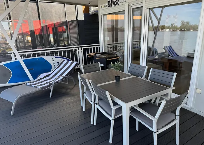 보트호텔 Beautiful Houseboat On The Sava River