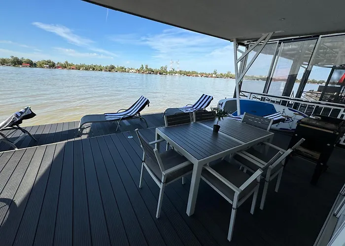 보트호텔 Beautiful Houseboat On The Sava River 베오그라드